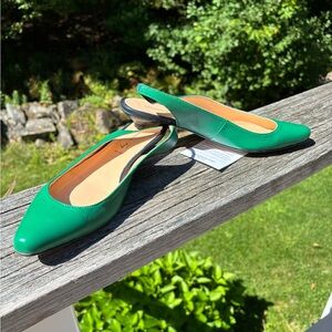 Emerson Fry New York leather kitten heel kelly green & navy slingback shoes